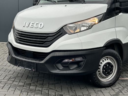 Iveco Daily 35S14 2.3 D / PICK UP MET LANGE BAK / 7 PERSOONS DUBBELE CABINE / 22.770 KM / AIRCO / CRUISE / NA... ActivLease financial lease