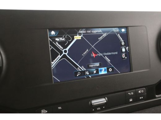 Mercedes Sprinter 319 3.0 CDI L2H1 V6 191PK Automaat Airco Cruise Carplay Camera Navigatie 3 Persoons Trekhaak ActivLease financial lease