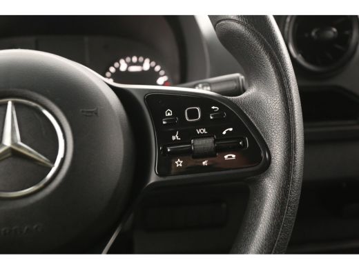 Mercedes Sprinter 319 3.0 CDI L2H1 V6 191PK Automaat Airco Cruise Carplay Camera Navigatie 3 Persoons Trekhaak ActivLease financial lease