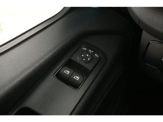 Mercedes Sprinter 319 3.0 CDI L2H1 V6 191PK Automaat Airco Cruise Carplay Camera Navigatie 3 Persoons Trekhaak ActivLease financial lease