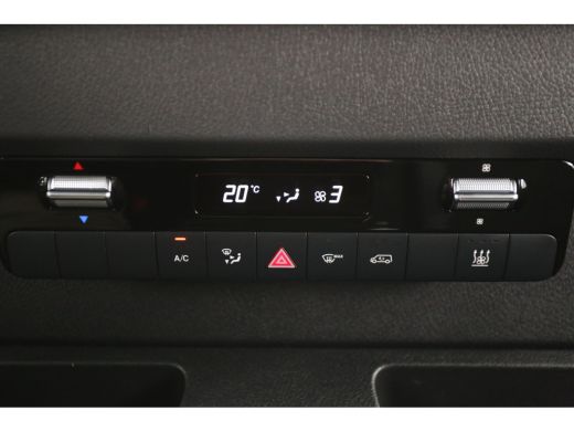 Mercedes Sprinter 319 3.0 CDI L2H1 V6 191PK Automaat Airco Cruise Carplay Camera Navigatie 3 Persoons Trekhaak ActivLease financial lease