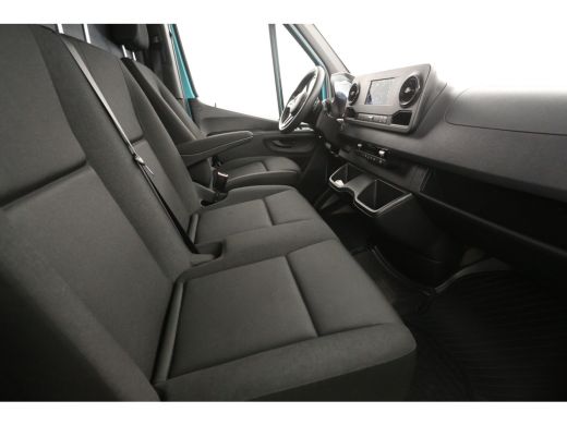 Mercedes Sprinter 319 3.0 CDI L2H1 V6 191PK Automaat Airco Cruise Carplay Camera Navigatie 3 Persoons Trekhaak ActivLease financial lease