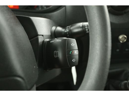 Opel Movano 2.3 CDTI BiTurbo L2H2 146PK Airco Camera Cruise Navigatie PDC 3 Persoons Imperiaal Trekhaak ActivLease financial lease