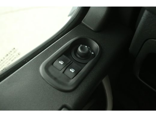 Opel Movano 2.3 CDTI BiTurbo L2H2 146PK Airco Camera Cruise Navigatie PDC 3 Persoons Imperiaal Trekhaak ActivLease financial lease