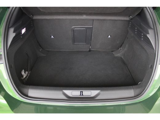 Peugeot 308 1.2 Turbo 130-PK EAT8 AUTOMAAT GT | CAMERA | ADAPTIVE CRUISE | DODEHOEK DETECTIE | MATRIX LED | S... ActivLease financial lease