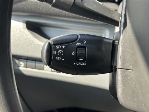 Peugeot Expert 1.5 BlueHDI 102 PK / 40.943 KM ! / L2H1 / AIRCO / CRUISE / BLUETOOTH / TREKHAAK ActivLease financial lease