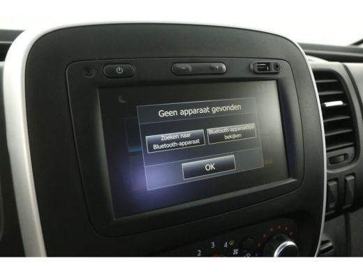 Renault Trafic 2.0 dCi L2H1 Airco Cruise Navigatie PDC 3 Persoons LED Elektrpakket Trekhaak ActivLease financial lease