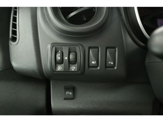 Renault Trafic 2.0 dCi L2H1 Airco Cruise Navigatie PDC 3 Persoons LED Elektrpakket Trekhaak ActivLease financial lease