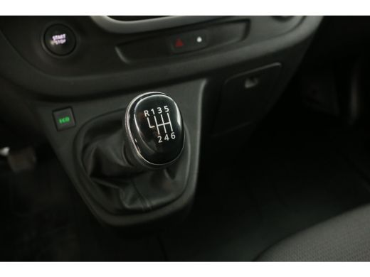 Renault Trafic 2.0 dCi L2H1 Airco Cruise Navigatie PDC 3 Persoons LED Elektrpakket Trekhaak ActivLease financial lease