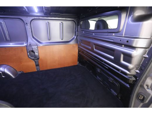 Renault Trafic 2.0 dCi L2H1 Airco Cruise Navigatie PDC 3 Persoons LED Elektrpakket Trekhaak ActivLease financial lease