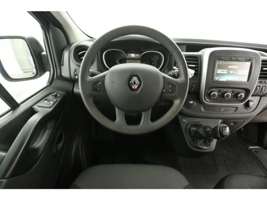 Renault Trafic 2.0 dCi L2H1 Airco Cruise Navigatie PDC 3 Persoons LED Elektrpakket Trekhaak ActivLease financial lease
