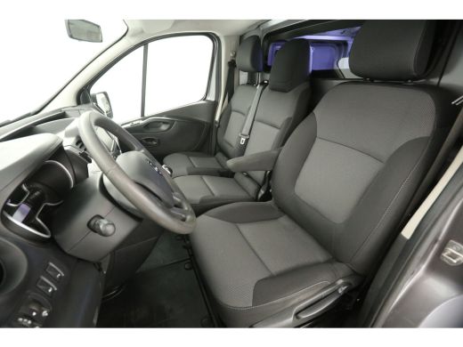 Renault Trafic 2.0 dCi L2H1 Airco Cruise Navigatie PDC 3 Persoons LED Elektrpakket Trekhaak ActivLease financial lease