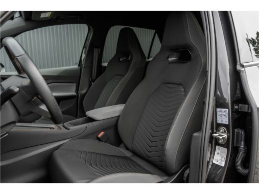 Seat Born Business Plus 62 kWh | LED | Camera | CarPlay | Navigatie | iClimate | Cruise ActivLease financial lease