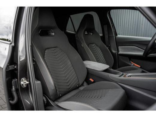 Seat Born Business Plus 62 kWh | LED | Camera | CarPlay | Navigatie | iClimate | Cruise ActivLease financial lease