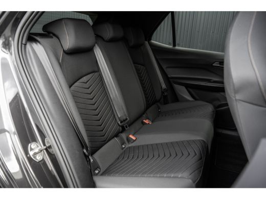 Seat Born Business Plus 62 kWh | LED | Camera | CarPlay | Navigatie | iClimate | Cruise ActivLease financial lease