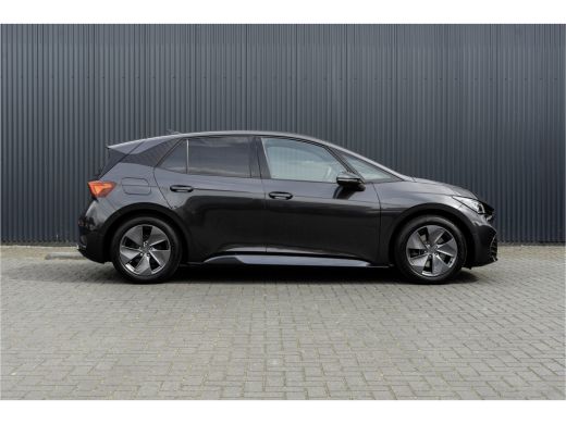 Seat Born Business Plus 62 kWh | LED | Camera | CarPlay | Navigatie | iClimate | Cruise ActivLease financial lease