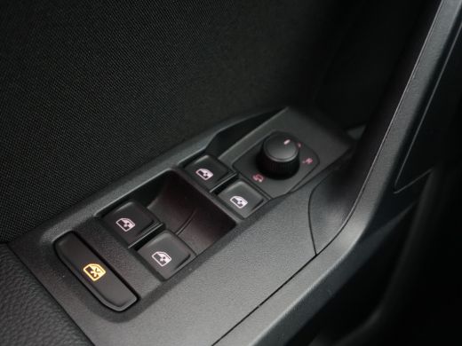 Seat Ibiza 1.0 TSI 95pk FR Business Intense Navigatie Camera Clima Led Carplay 244 ActivLease financial lease