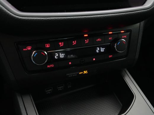 Seat Ibiza 1.0 TSI 95pk FR Business Intense Navigatie Camera Clima Led Carplay 244 ActivLease financial lease