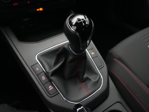Seat Ibiza 1.0 TSI 95pk FR Business Intense Navigatie Camera Clima Led Carplay 244 ActivLease financial lease