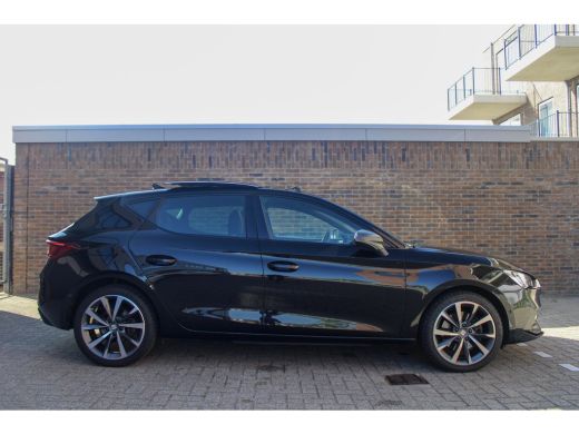 Seat Leon 1.4 TSI eHybrid PHEV FR Bus. Intense | PANO | CAMERA | CARPLAY ActivLease financial lease