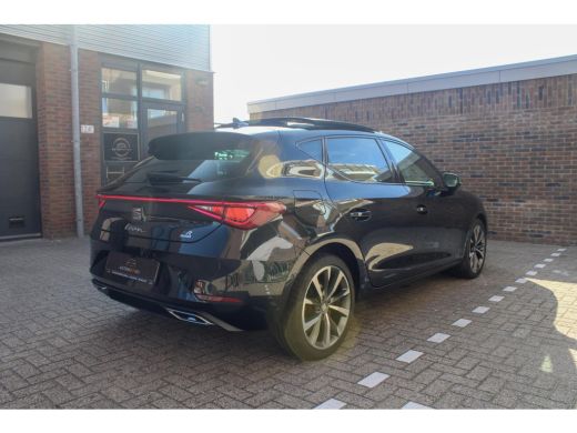 Seat Leon 1.4 TSI eHybrid PHEV FR Bus. Intense | PANO | CAMERA | CARPLAY ActivLease financial lease