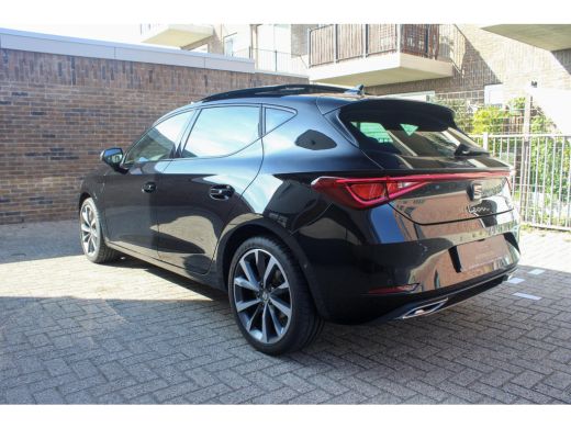 Seat Leon 1.4 TSI eHybrid PHEV FR Bus. Intense | PANO | CAMERA | CARPLAY ActivLease financial lease