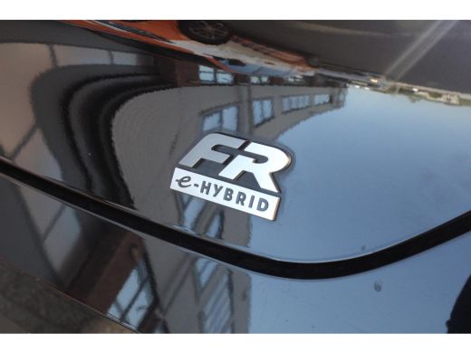 Seat Leon 1.4 TSI eHybrid PHEV FR Bus. Intense | PANO | CAMERA | CARPLAY ActivLease financial lease