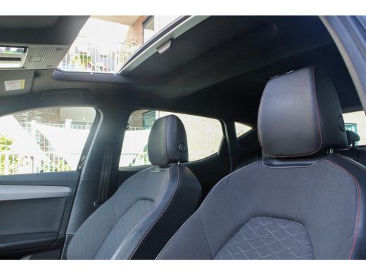 Seat Leon 1.4 TSI eHybrid PHEV FR Bus. Intense | PANO | CAMERA | CARPLAY ActivLease financial lease