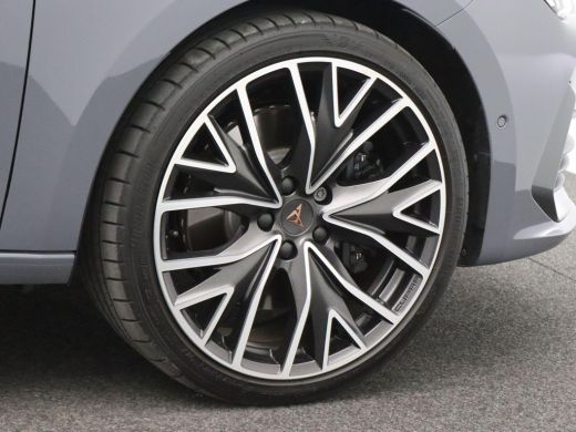 CUPRA Leon Sportstourer 1.4 e-Hybrid VZ Performance 245PK DSG panoramadak, full led, adaptive cruise met travel assist, a... ActivLease financial lease