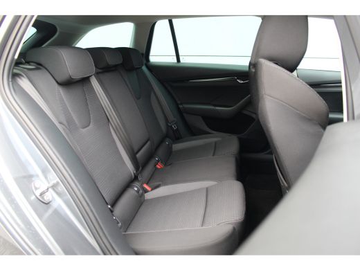 Skoda Octavia Combi 1.0 TSI Business Edition | Climate | Cruise | Elec. Klep | Navi | 16" LMV | LED | DAB | Key... ActivLease financial lease