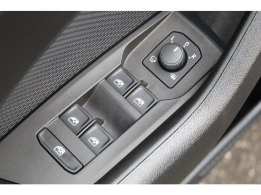 Skoda Octavia Combi 1.0 TSI Business Edition | Climate | Cruise | Elec. Klep | Navi | 16" LMV | LED | DAB | Key... ActivLease financial lease