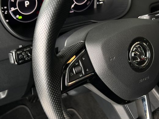 Skoda Octavia Combi 1.5 TSI Greentech Sport Business NL AUTO | PANO | SPORTSTOELEN | CARPLAY | ActivLease financial lease