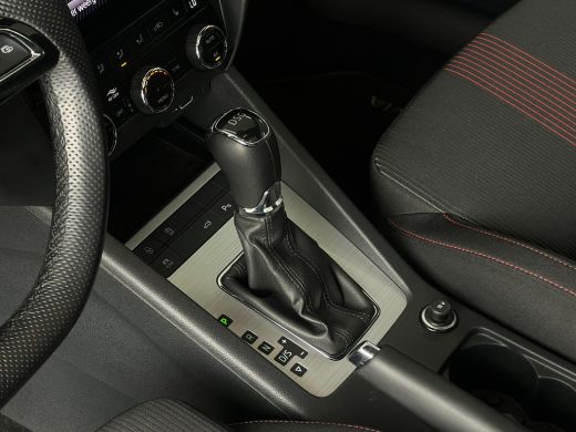 Skoda Octavia Combi 1.5 TSI Greentech Sport Business NL AUTO | PANO | SPORTSTOELEN | CARPLAY | ActivLease financial lease