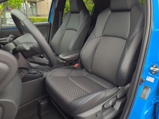 Toyota Yaris 1.5 Hybrid 130 Launch Edition | Apple CarPlay | Head-Up | Blindspot | Rijklaarprijs incl. garantie | ActivLease financial lease