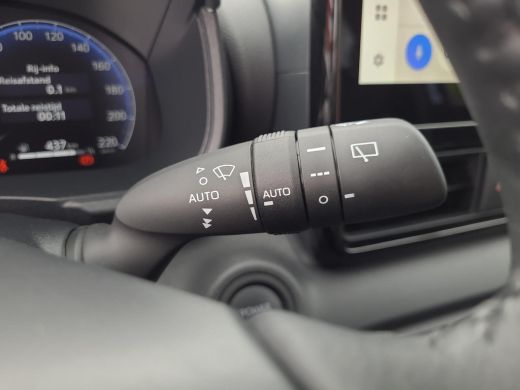 Toyota Yaris 1.5 Hybrid 130 Launch Edition | Apple CarPlay | Head-Up | Blindspot | Rijklaarprijs incl. garantie | ActivLease financial lease