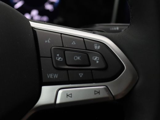 Volkswagen Golf 1.5 eHybrid Life Edition 204PK DSG Navi via Apple Carplay/Android Auto, Achteruitrijcamera, Stoel... ActivLease financial lease