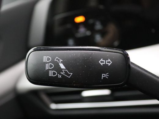 Volkswagen Golf 1.5 eHybrid Life Edition 204PK DSG Navi via Apple Carplay/Android Auto, Achteruitrijcamera, Stoel... ActivLease financial lease