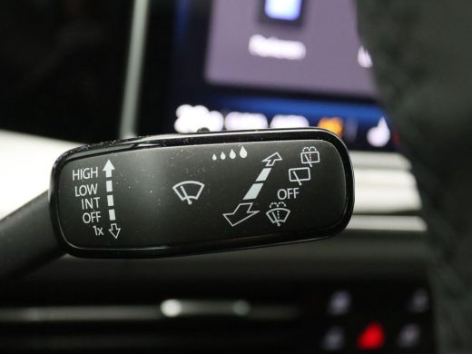 Volkswagen Golf 1.5 eHybrid Life Edition 204PK DSG Navi via Apple Carplay/Android Auto, Achteruitrijcamera, Stoel... ActivLease financial lease