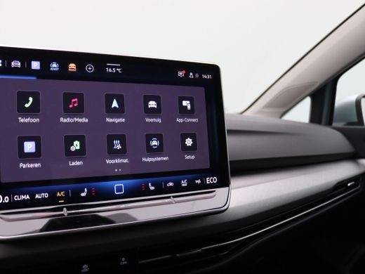 Volkswagen Golf 1.5 eHybrid Life Edition 204PK DSG Navi via Apple Carplay/Android Auto, Achteruitrijcamera, Stoel... ActivLease financial lease