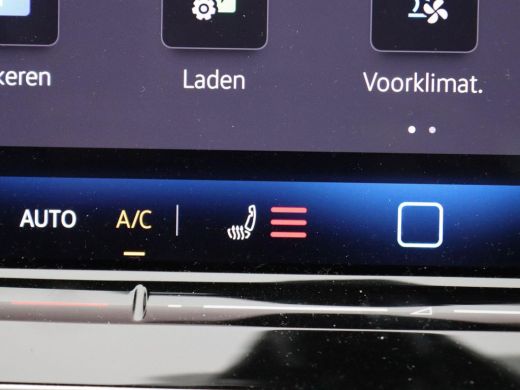 Volkswagen Golf 1.5 eHybrid Life Edition 204PK DSG Navi via Apple Carplay/Android Auto, Achteruitrijcamera, Stoel... ActivLease financial lease