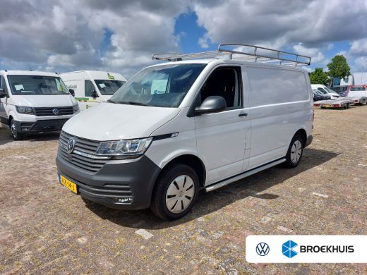 Volkswagen Transporter 2.0 TDI L1H1 Comfortline Sidebars - Imperiaal - Trekhaak Volkswagen Transporter 2.0 TDI L1H1 Comfortline Sidebars - Imperiaal - Trekhaak