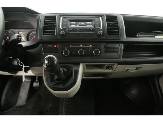 Volkswagen Transporter 2.0 TDI L2H1 140PK Airco Trekhaak Imperiaal Bluetooth Elektrpakket ActivLease financial lease