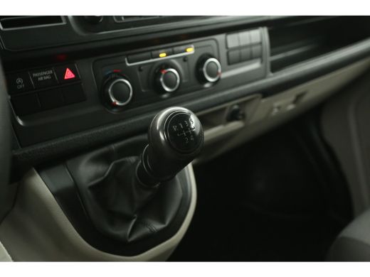 Volkswagen Transporter 2.0 TDI L2H1 140PK Airco Trekhaak Imperiaal Bluetooth Elektrpakket ActivLease financial lease