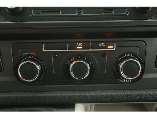 Volkswagen Transporter 2.0 TDI L2H1 140PK Airco Trekhaak Imperiaal Bluetooth Elektrpakket ActivLease financial lease