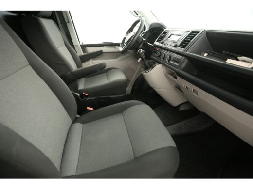 Volkswagen Transporter 2.0 TDI L2H1 140PK Airco Trekhaak Imperiaal Bluetooth Elektrpakket ActivLease financial lease