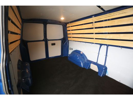 Volkswagen Transporter 2.0 TDI L2H1 140PK Airco Trekhaak Imperiaal Bluetooth Elektrpakket ActivLease financial lease