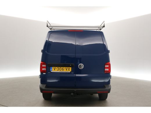 Volkswagen Transporter 2.0 TDI L2H1 140PK Airco Trekhaak Imperiaal Bluetooth Elektrpakket ActivLease financial lease