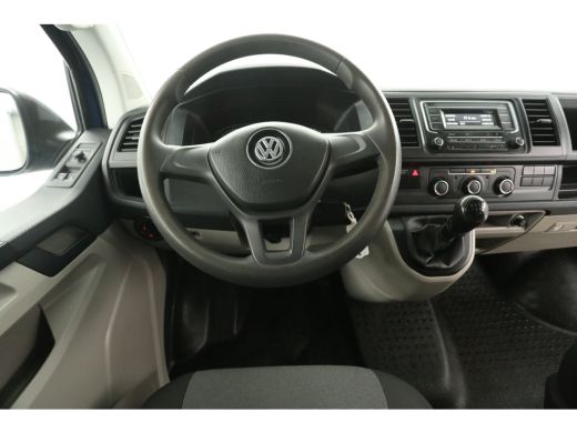 Volkswagen Transporter 2.0 TDI L2H1 140PK Airco Trekhaak Imperiaal Bluetooth Elektrpakket ActivLease financial lease