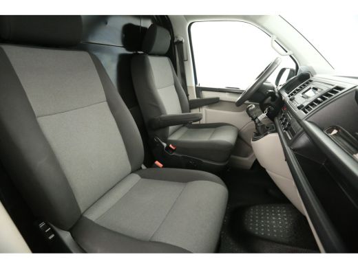Volkswagen Transporter 2.0 TDI L2H1 140PK Airco Trekhaak Imperiaal Bluetooth Elektrpakket ActivLease financial lease