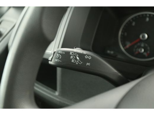 Volkswagen Transporter 2.0 TDI L2H1 204PK Airco Carplay Cruise Trekhaak Navigatie Parkeersensoren ActivLease financial lease